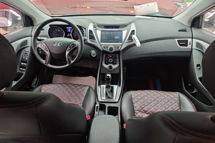 Used Hyundai Elantra (5th Generation / Langdong) 2016 1.6L Automatic Prestige Model Center Console