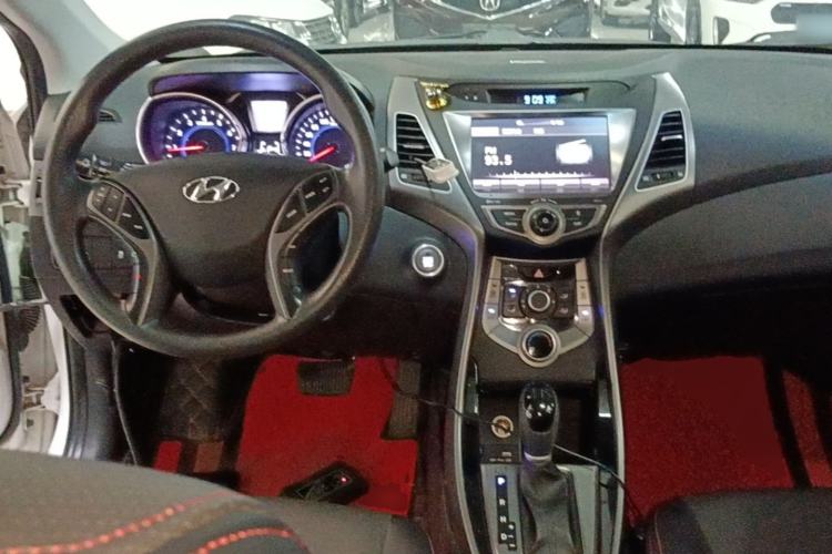 Used Hyundai Elantra (5th Generation / Langdong) 2016 1.6L Automatic Prestige Model Center Console