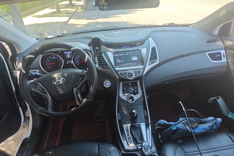 Used Hyundai Elantra (5th Generation / Langdong) 2016 1.6L Automatic Prestige Model Center Console