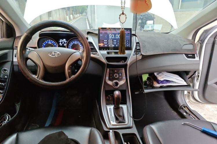 Used Hyundai Elantra (5th Generation / Langdong) 2016 1.6L Automatic Smart Version Center Console