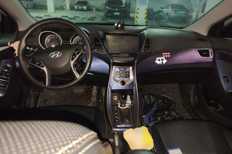 Used Hyundai Elantra (5th Generation / Langdong) 2016 1.6L Automatic Smart Version Center Console