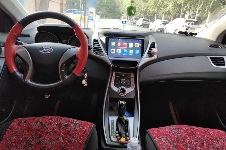 Used Hyundai Elantra (5th Generation / Langdong) 2016 1.6L Automatic Smart Version Center Console