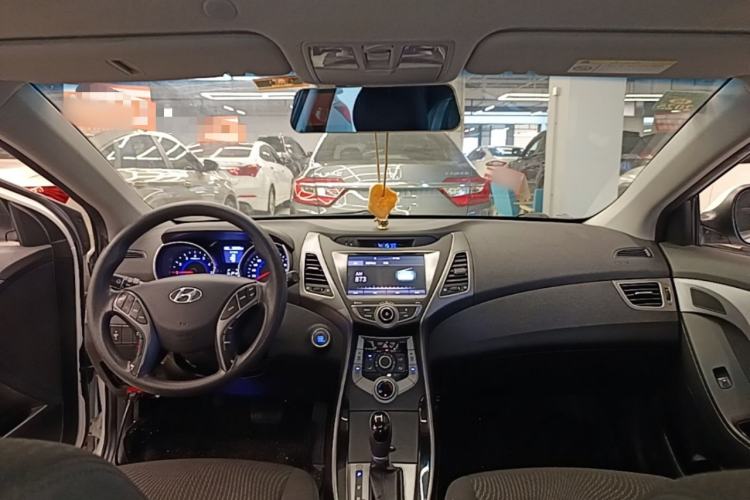Used Hyundai Elantra (5th Generation / Langdong) 2016 1.6L Automatic Prestige Model Center Console