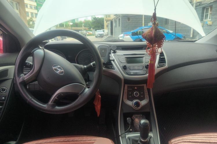 Used Hyundai Elantra (5th Generation / Langdong) 2016 1.6L Manual Fashion Edition Center Console