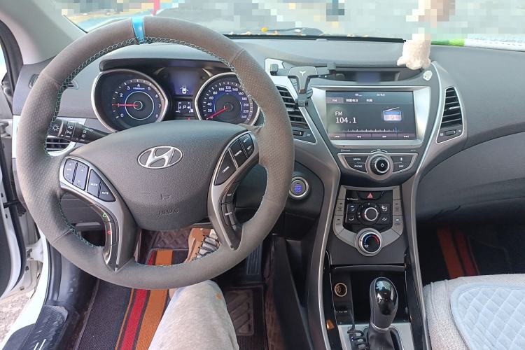 Used Hyundai Elantra (5th Generation / Langdong) 2016 1.6L Automatic Prestige Model Center Console