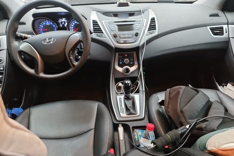 Used Hyundai Elantra (5th Generation / Langdong) 2016 1.6L Automatic Smart Version Center Console