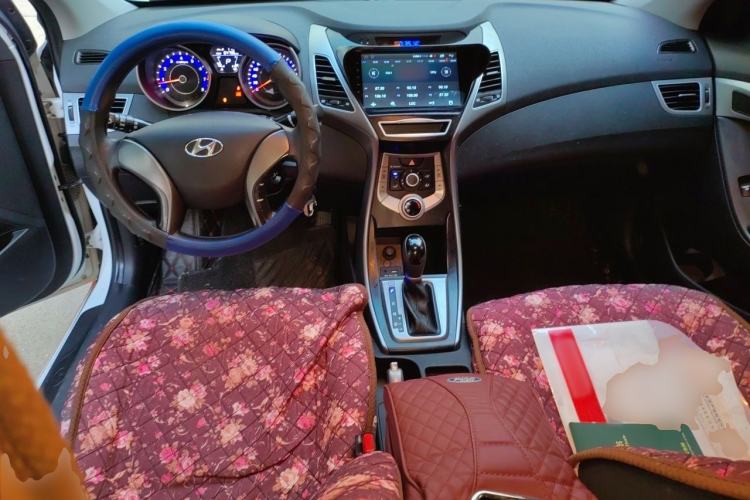 Used Hyundai Elantra (5th Generation / Langdong) 2016 1.6L Automatic Smart Version Center Console