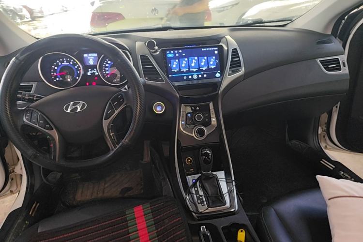 Used Hyundai Elantra (5th Generation / Langdong) 2016 1.6L Automatic Prestige Model Center Console