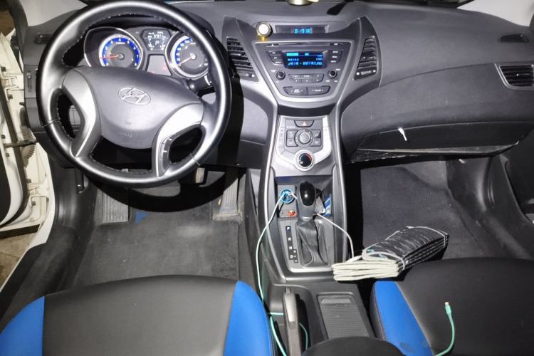 Used Hyundai Elantra (5th Generation / Langdong) 2016 1.6L Automatic Smart Version Center Console