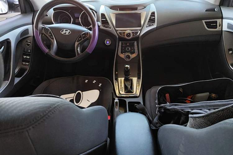 Used Hyundai Elantra (5th Generation / Langdong) 2016 1.6L Automatic Prestige Model Center Console