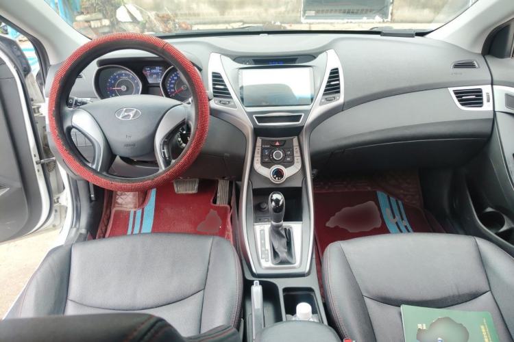 Used Hyundai Elantra (5th Generation / Langdong) 2016 1.6L Automatic Smart Version Center Console