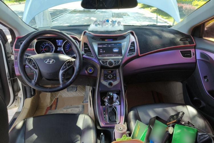 Used Hyundai Elantra (5th Generation / Langdong) 2016 1.6L Automatic Prestige Model Center Console