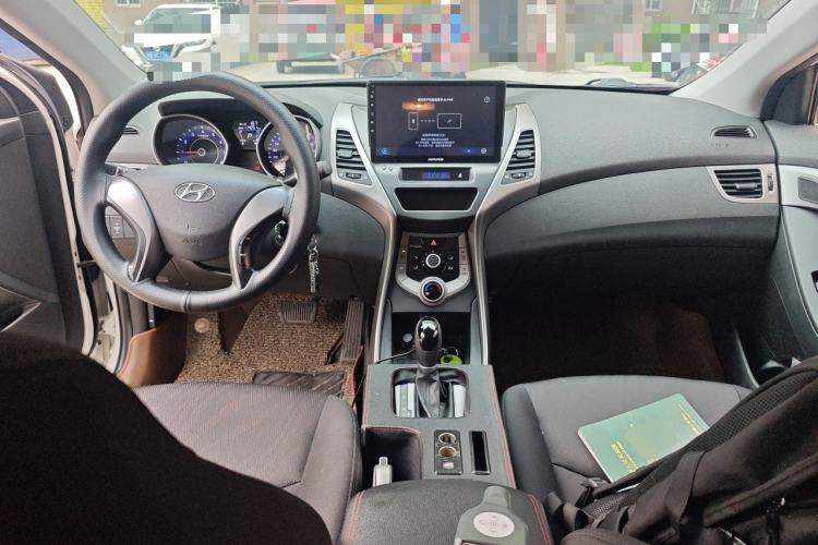 Used Hyundai Elantra (5th Generation / Langdong) 2016 1.6L Automatic Smart Version Center Console