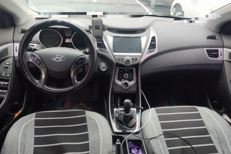 Used Hyundai Elantra (5th Generation / Langdong) 2016 1.6L Manual Luxury Model Center Console