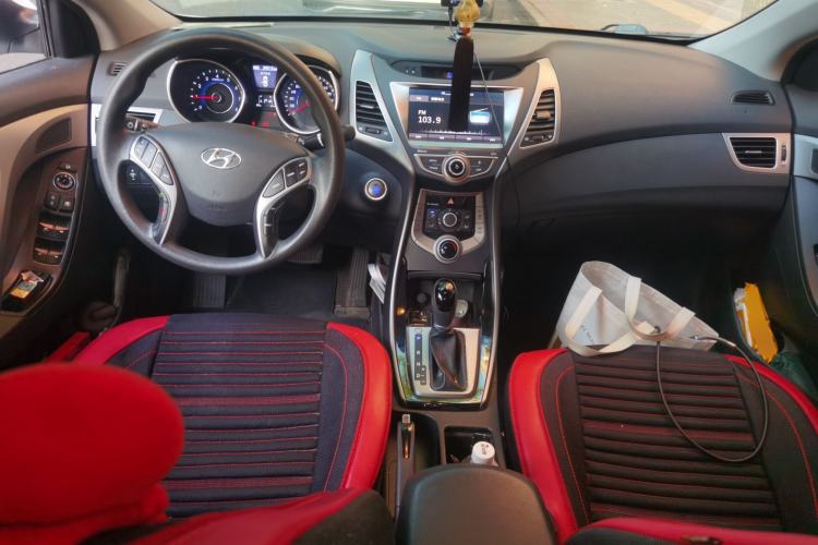 Used Hyundai Elantra (5th Generation / Langdong) 2016 1.6L Automatic Prestige Model Center Console