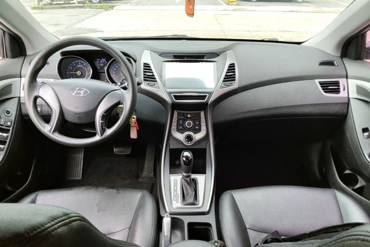 Used Hyundai Elantra (5th Generation / Langdong) 2016 1.6L Automatic Smart Version Center Console
