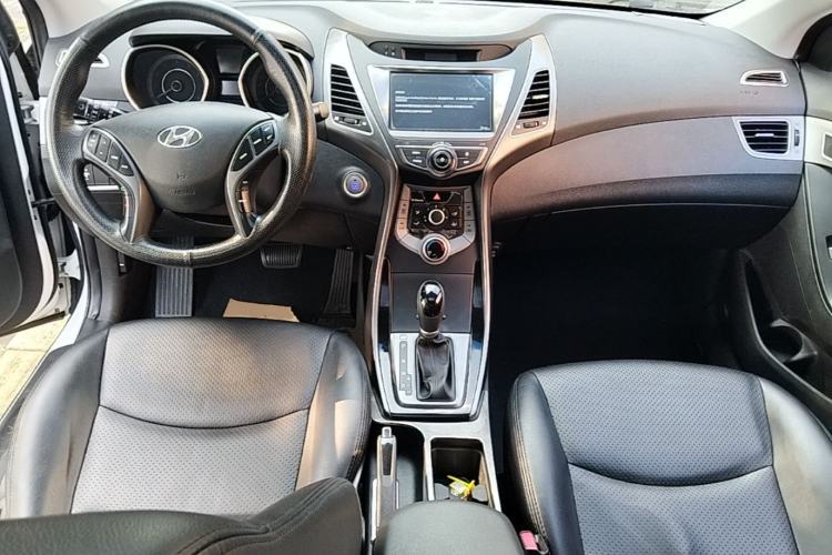 Used Hyundai Elantra (5th Generation / Langdong) 2016 1.6L Automatic Prestige Model Center Console