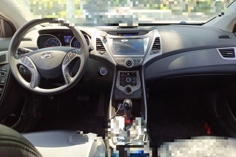 Used Hyundai Elantra (5th Generation / Langdong) 2016 1.6L Automatic Prestige Model Center Console
