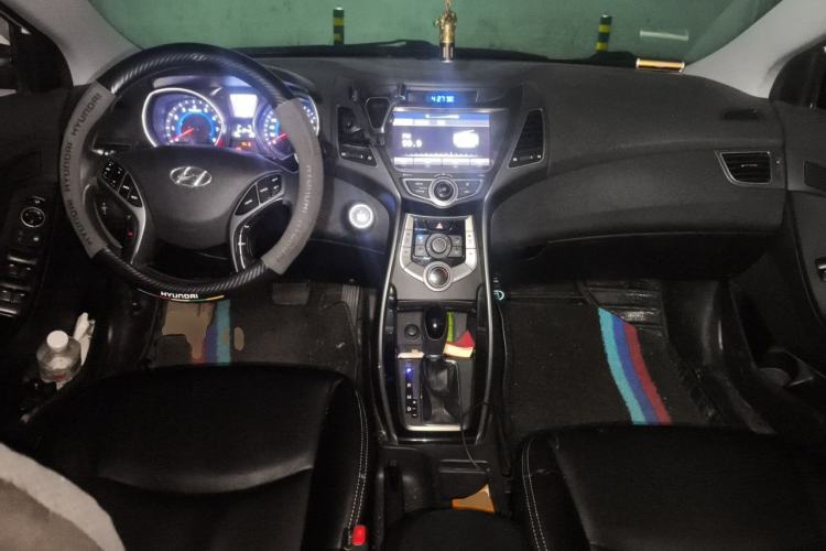 Used Hyundai Elantra (5th Generation / Langdong) 2016 1.6L Automatic Prestige Model Center Console