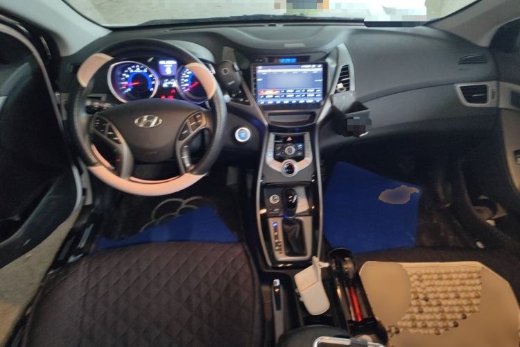 Used Hyundai Elantra (5th Generation / Langdong) 2016 1.6L Automatic Prestige Model Center Console