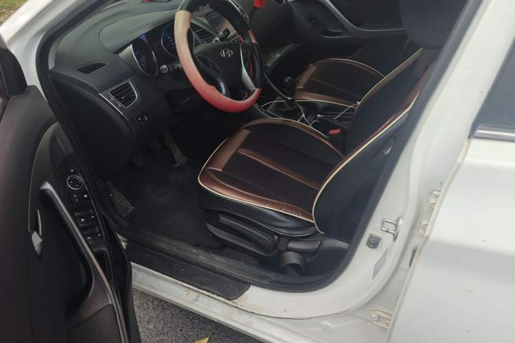 Used Hyundai Elantra (5th Generation / Langdong) 2016 1.6L Manual Luxury Model Driver Seat