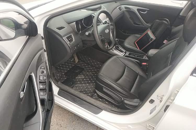 Used Hyundai Elantra (5th Generation / Langdong) 2016 1.6L Automatic Prestige Model Driver Seat