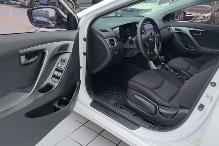 Used Hyundai Elantra (5th Generation / Langdong) 2016 1.6L Automatic Smart Version Driver Seat
