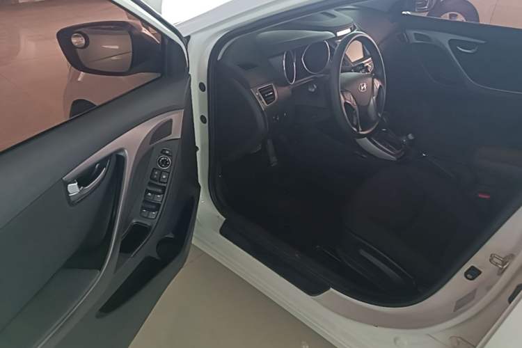 Used Hyundai Elantra (5th Generation / Langdong) 2016 1.6L Automatic Prestige Model Driver Seat