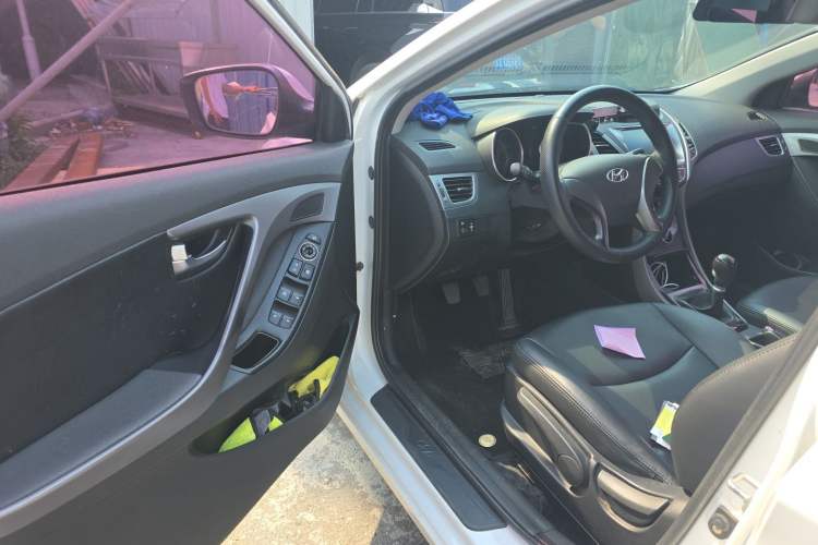 Used Hyundai Elantra (5th Generation / Langdong) 2016 1.6L Manual Luxury Model Driver Seat