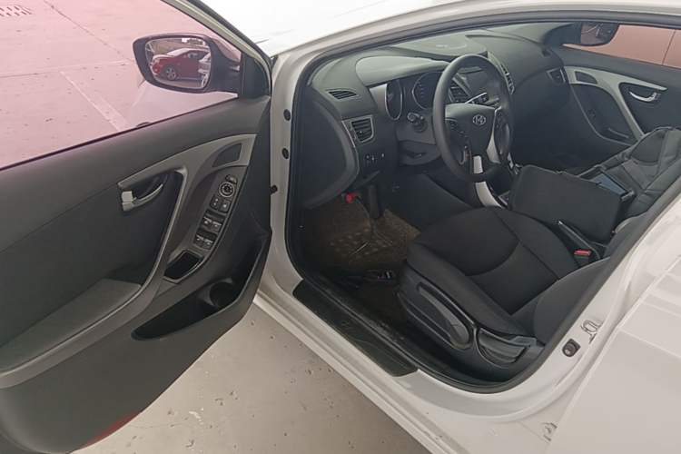 Used Hyundai Elantra (5th Generation / Langdong) 2016 1.6L Automatic Prestige Model Driver Seat