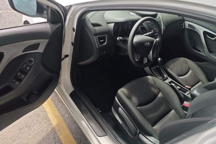 Used Hyundai Elantra (5th Generation / Langdong) 2016 1.6L Automatic Smart Version Driver Seat