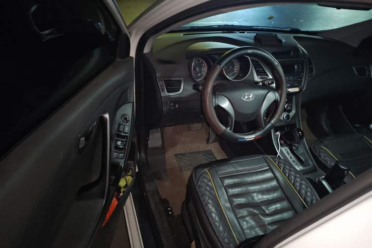Used Hyundai Elantra (5th Generation / Langdong) 2016 1.6L Automatic Smart Version Driver Seat
