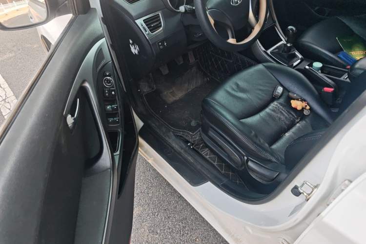 Used Hyundai Elantra (5th Generation / Langdong) 2016 1.6L Manual Luxury Model Driver Seat