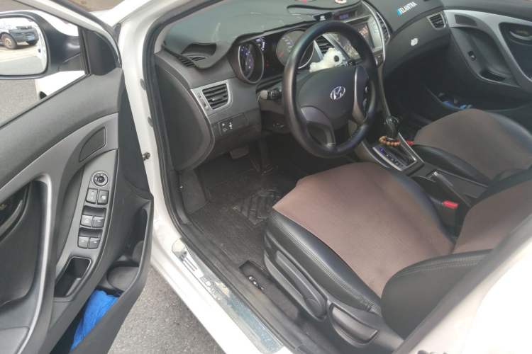 Used Hyundai Elantra (5th Generation / Langdong) 2016 1.6L Automatic Smart Version Driver Seat