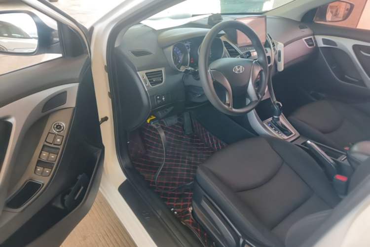 Used Hyundai Elantra (5th Generation / Langdong) 2016 1.6L Automatic Smart Version Driver Seat