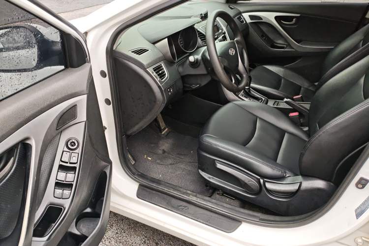 Used Hyundai Elantra (5th Generation / Langdong) 2016 1.6L Automatic Smart Version Driver Seat