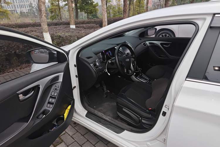 Used Hyundai Elantra (5th Generation / Langdong) 2016 1.6L Automatic Prestige Model Driver Seat
