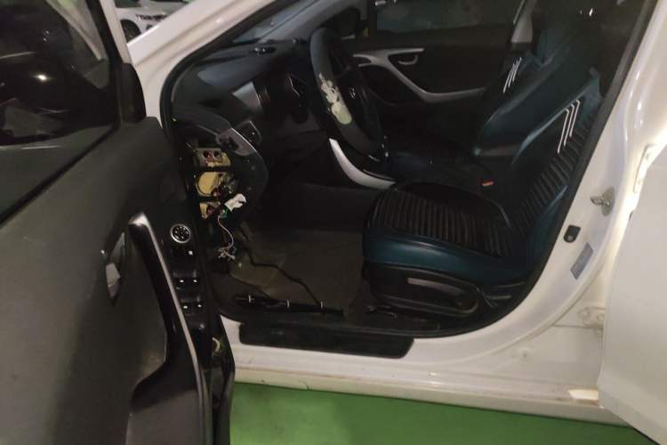 Used Hyundai Elantra (5th Generation / Langdong) 2016 1.6L Manual Fashion Edition Driver Seat