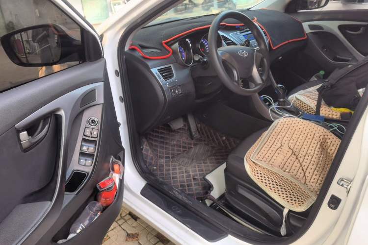 Used Hyundai Elantra (5th Generation / Langdong) 2016 1.6L Automatic Smart Version Driver Seat