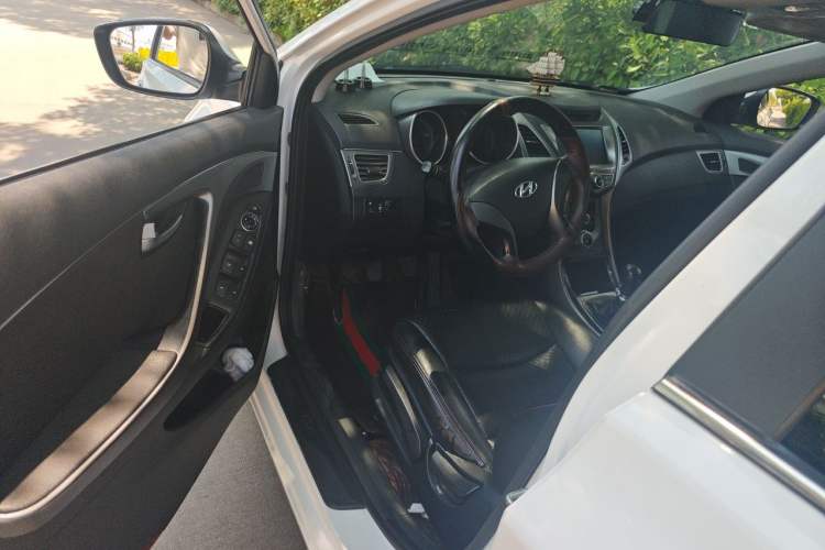 Used Hyundai Elantra (5th Generation / Langdong) 2016 1.6L Manual Luxury Model Driver Seat