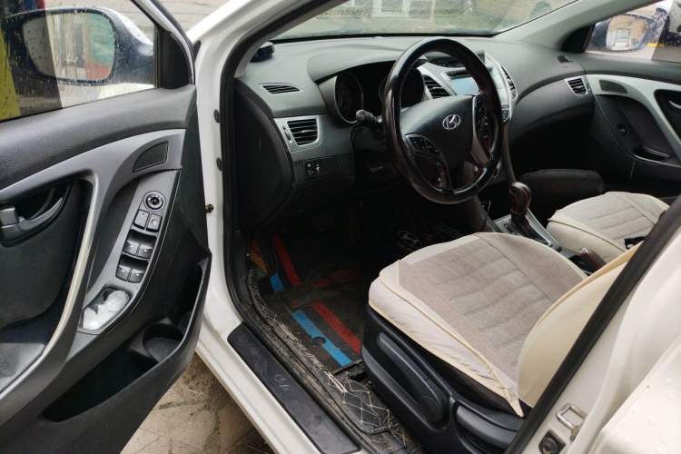 Used Hyundai Elantra (5th Generation / Langdong) 2016 1.6L Automatic Smart Version Driver Seat