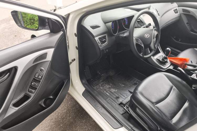 Used Hyundai Elantra (5th Generation / Langdong) 2016 1.6L Manual Fashion Edition Driver Seat