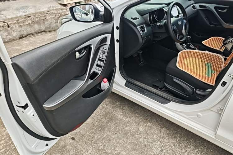 Used Hyundai Elantra (5th Generation / Langdong) 2016 1.6L Automatic Prestige Model Driver Seat