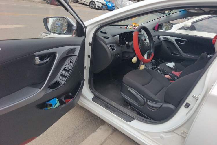 Used Hyundai Elantra (5th Generation / Langdong) 2016 1.6L Automatic Prestige Model Driver Seat