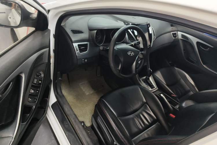 Used Hyundai Elantra (5th Generation / Langdong) 2016 1.6L Automatic Smart Version Driver Seat