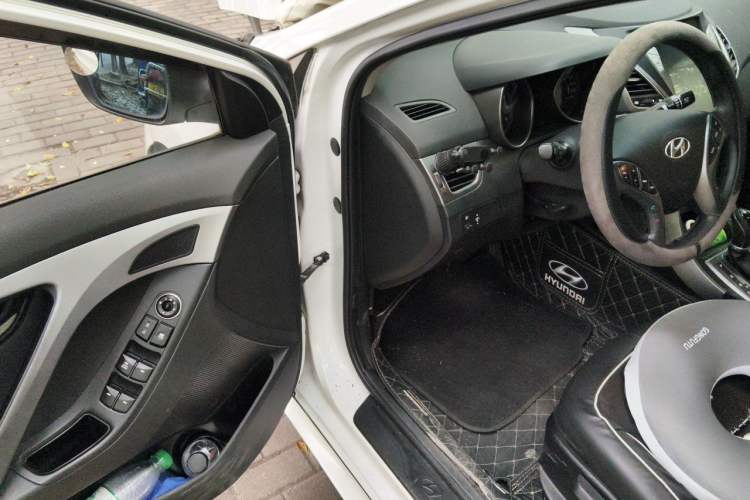 Used Hyundai Elantra (5th Generation / Langdong) 2016 1.6L Automatic Smart Version Driver Seat