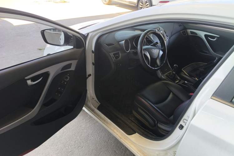 Used Hyundai Elantra (5th Generation / Langdong) 2016 1.6L Manual Luxury Model Driver Seat