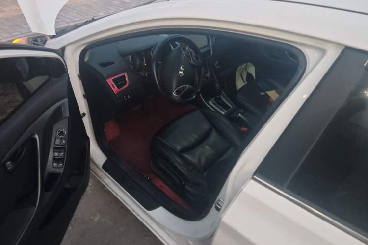Used Hyundai Elantra (5th Generation / Langdong) 2016 1.6L Automatic Smart Version Driver Seat