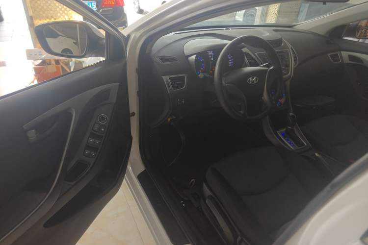 Used Hyundai Elantra (5th Generation / Langdong) 2016 1.6L Automatic Smart Version Driver Seat