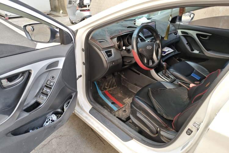 Used Hyundai Elantra (5th Generation / Langdong) 2016 1.6L Automatic Smart Version Driver Seat